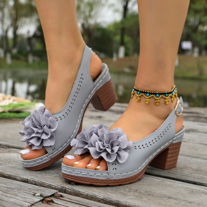 Vintage Fashion Heels - รองเท้าส้นสูงแบบเปิดนิ้วเท้าประดับดอกไม้สไตล์วินเทจสำหรับผู้หญิง ฤดูร้อน 2026 รองเท้าส้นตึกสูงหนาพร้อมสายรัดด้านหลัง
