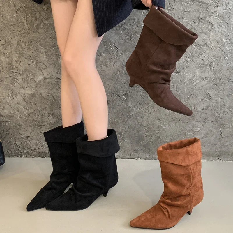 Vintage Style Women Fashion - รองเท้าบูทข้อเท้าทรงวินเทจหัวแหลม ส้นเตี้ย สำหรับผู้หญิง แฟชั่นสไตล์สตรีท รองเท้าบูทสั้น รองเท้าผู้หญิง