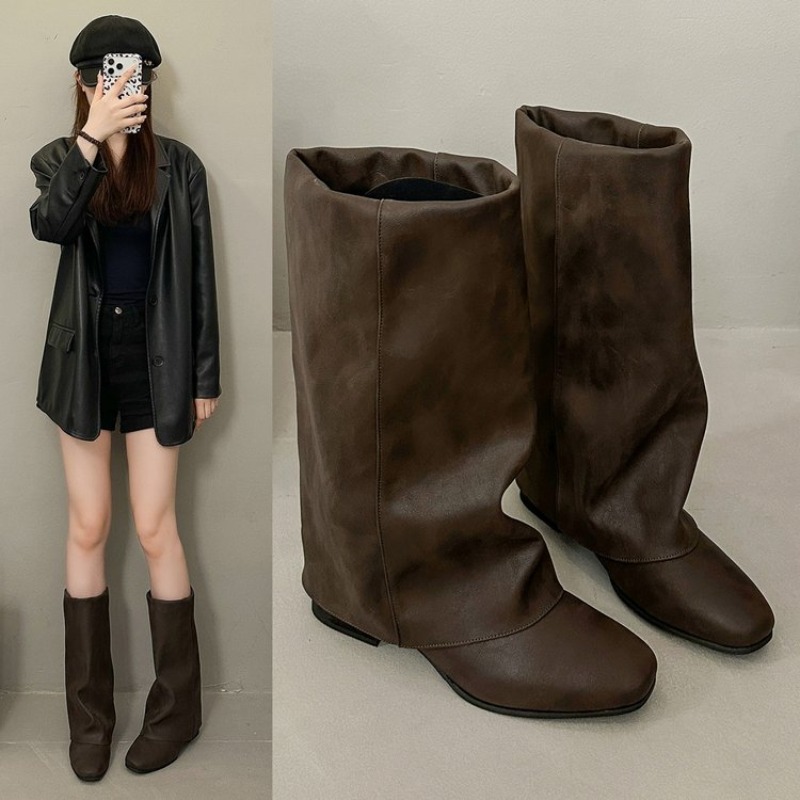 Vintage Fashion Heels - รองเท้าบูทแฟชั่นวินเทจหัวเหลี่ยมรุ่นใหม่ปี 2026 สำหรับผู้หญิง, รองเท้าบูททรงหลวม, รองเท้าบูทสั้นระดับกลางน่องที่ช่วยให้ดูเพรียวสำหรับผู้หญิง