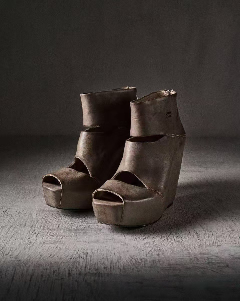 รองเท้าบูทส้นเตารีดหนังสีเทาสไ - Vintage Fashion Heels บทวิจารณ์และราคา